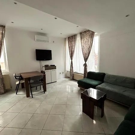 Peaceful With Yard And Parking * Skopje