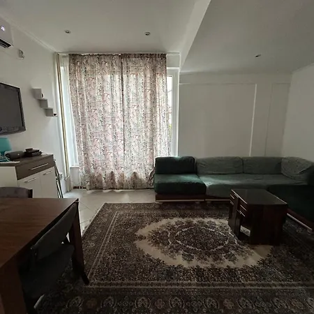 Auberge de jeunesse Peaceful With Yard And Parking *