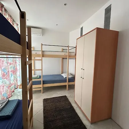 Peaceful With Yard And Parking *