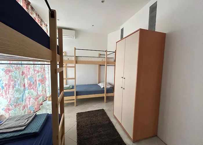 Peaceful With Yard And Parking *